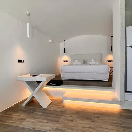 Lf & Lägenhet Imerovigli (Santorini)
