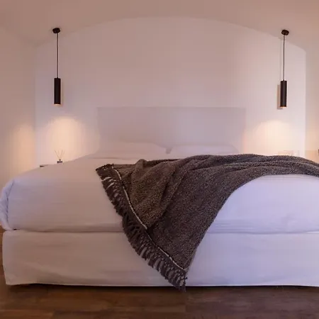 Lf & Hotel Imerovigli (Santorini)